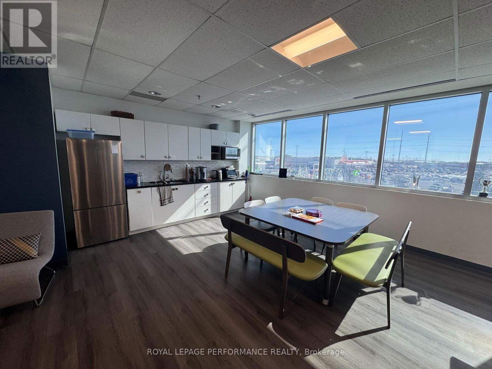 301 - 4473 INNES ROAD Image 4