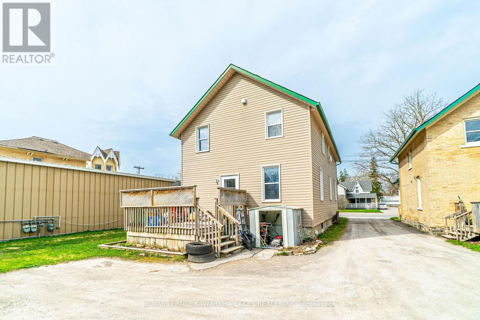 86 LINDSAY STREET SOUTH Image 30