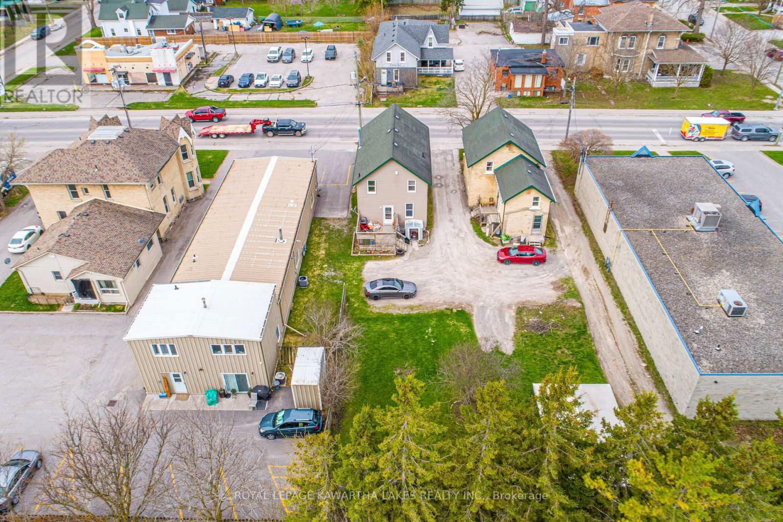 86 LINDSAY STREET SOUTH Image 33