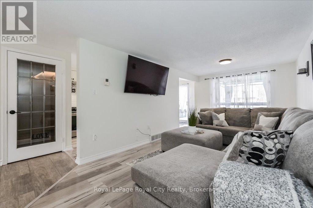 164 TAIT CRESCENT Image 10