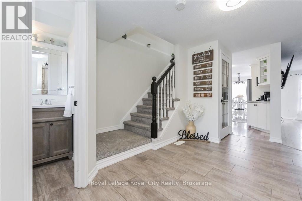 164 TAIT CRESCENT Image 11