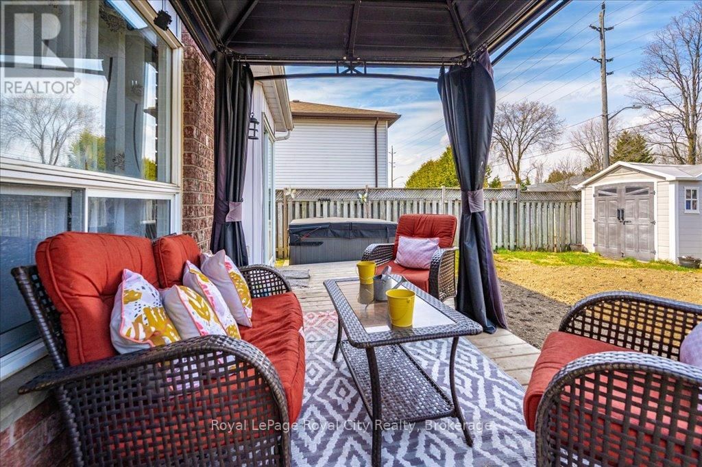 164 TAIT CRESCENT Image 26