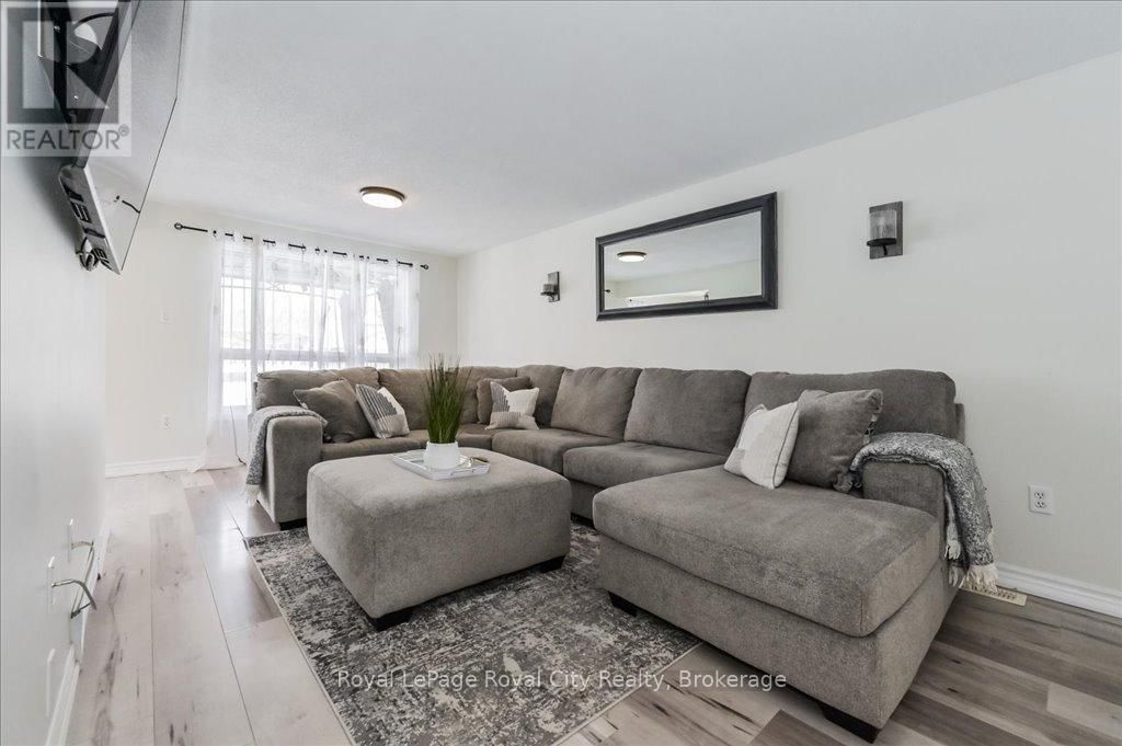 164 TAIT CRESCENT Image 9