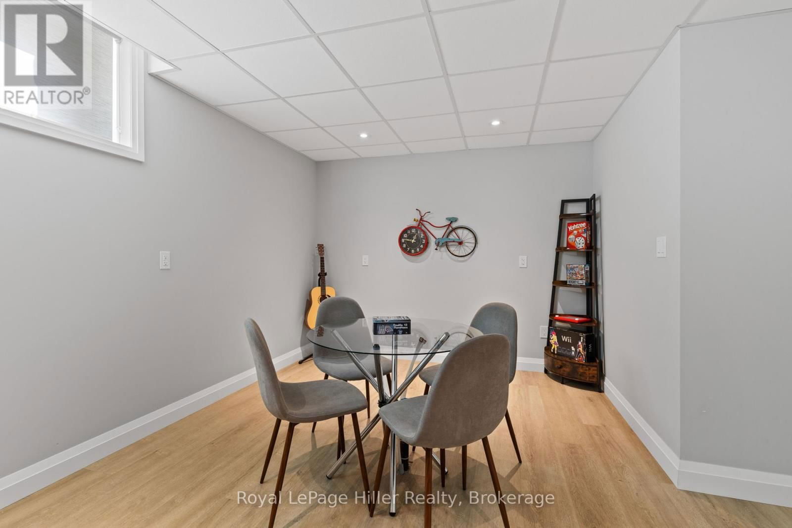 125 PUGH STREET EAST Image 36