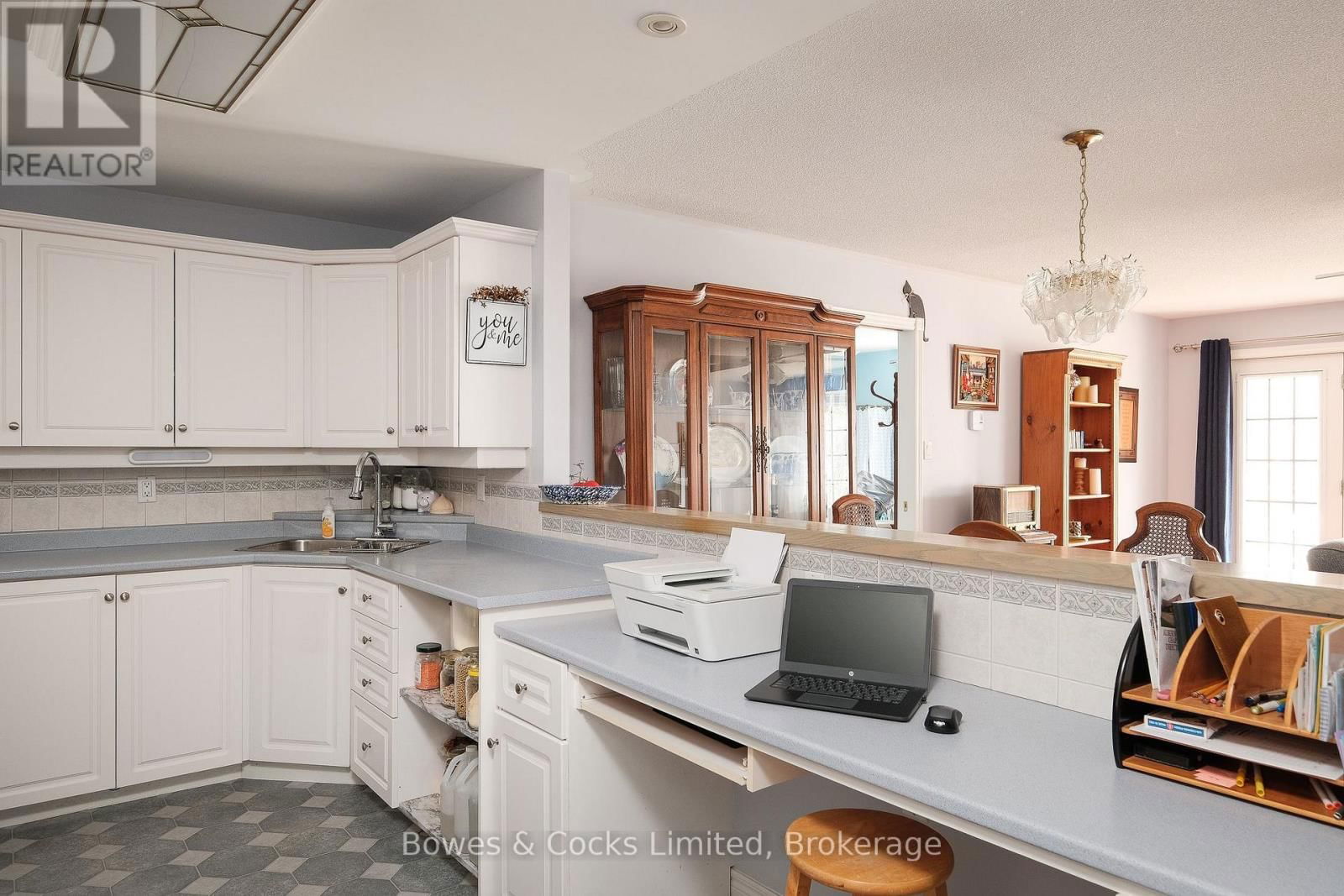 12 - 699 WHITAKER STREET Image 5