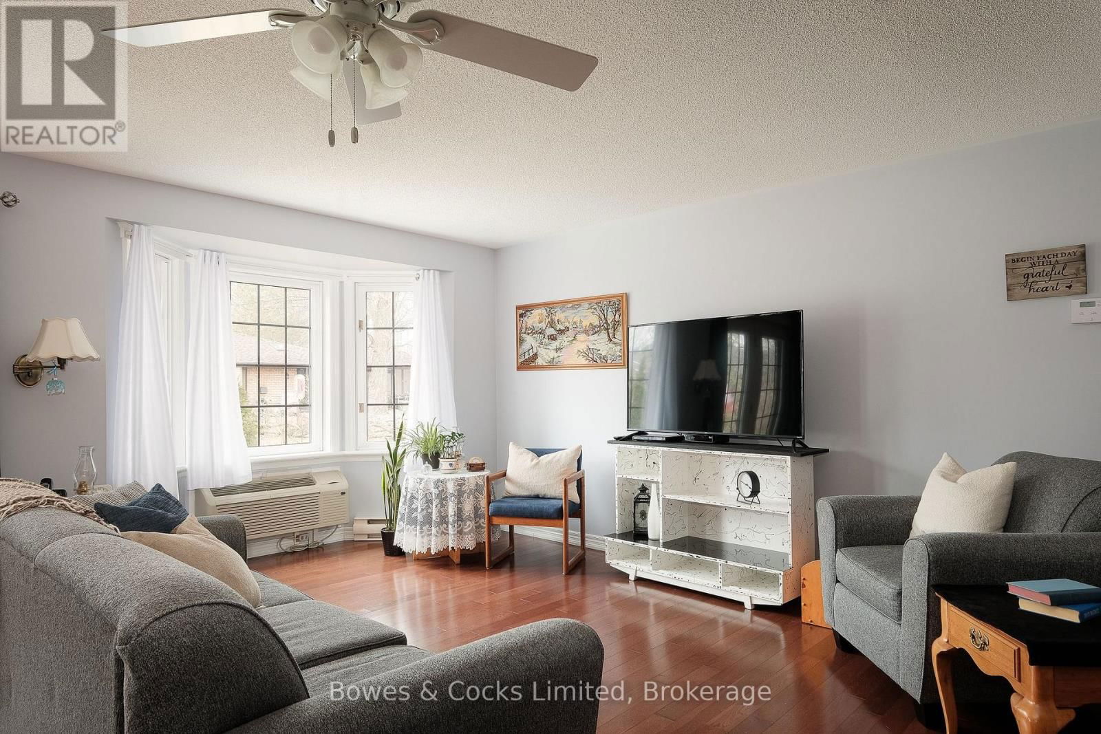12 - 699 WHITAKER STREET Image 9