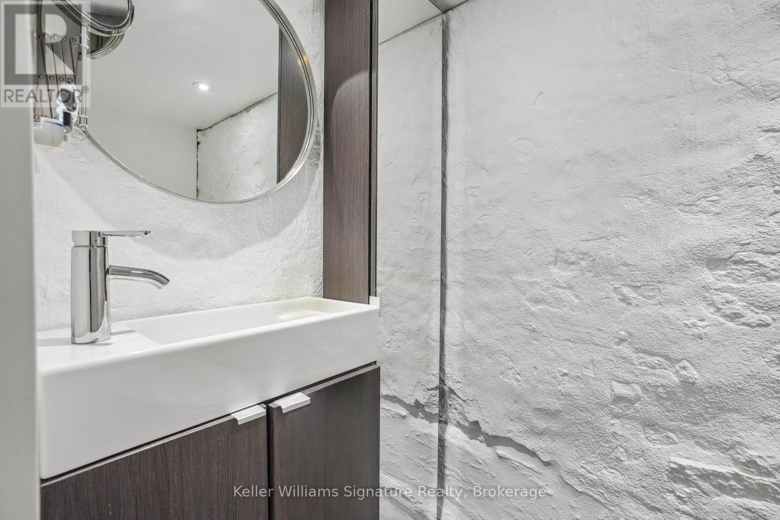 41 SPRING STREET Image 32