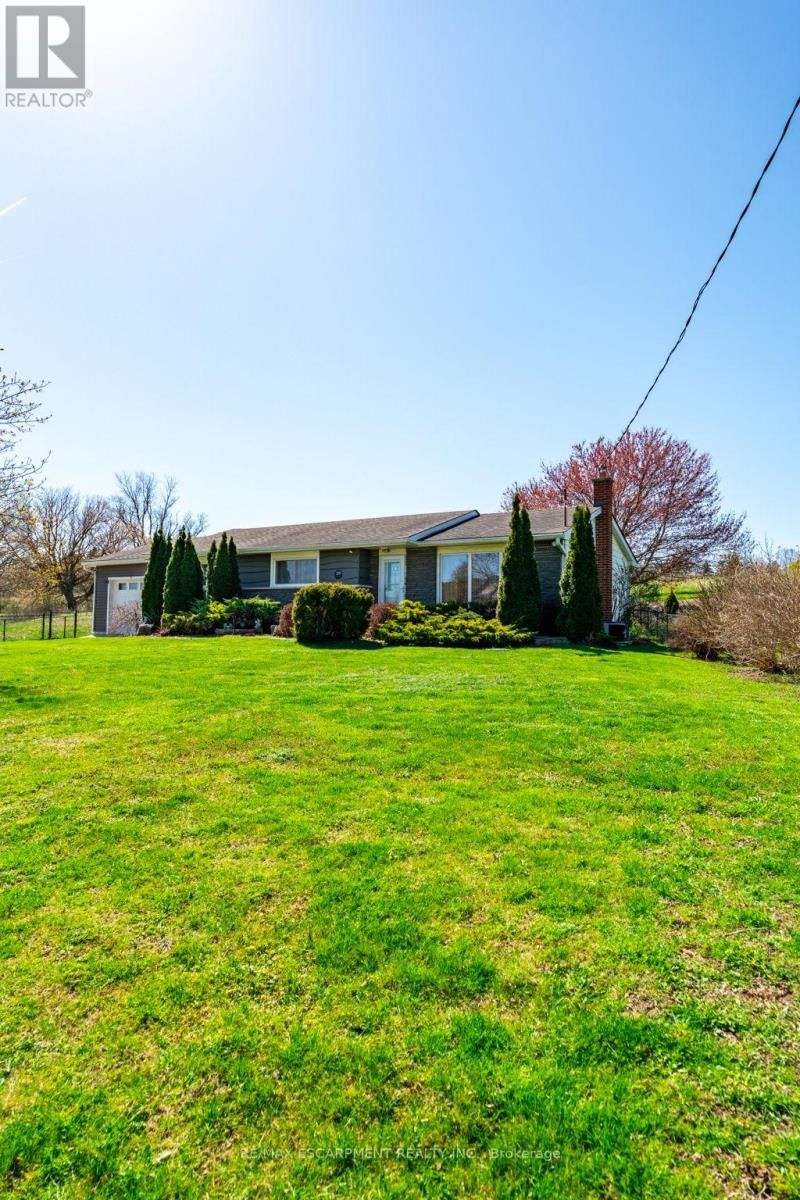 258 OAKHILL DRIVE Image 2
