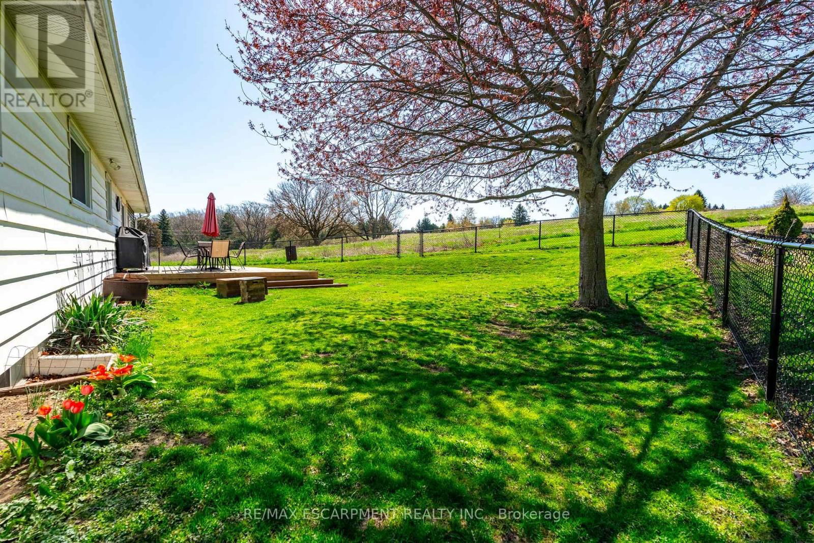258 OAKHILL DRIVE Image 43