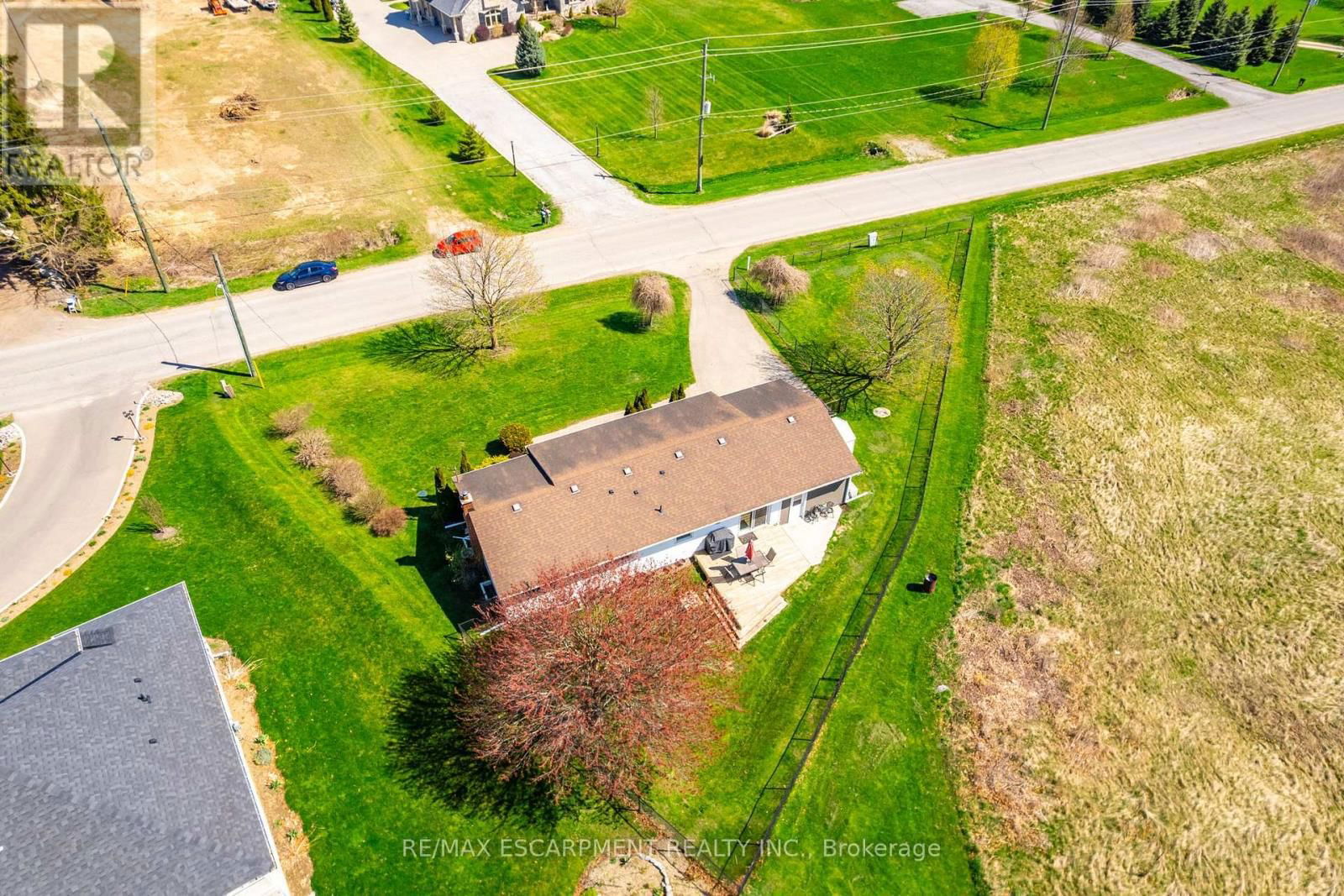 258 OAKHILL DRIVE Image 47