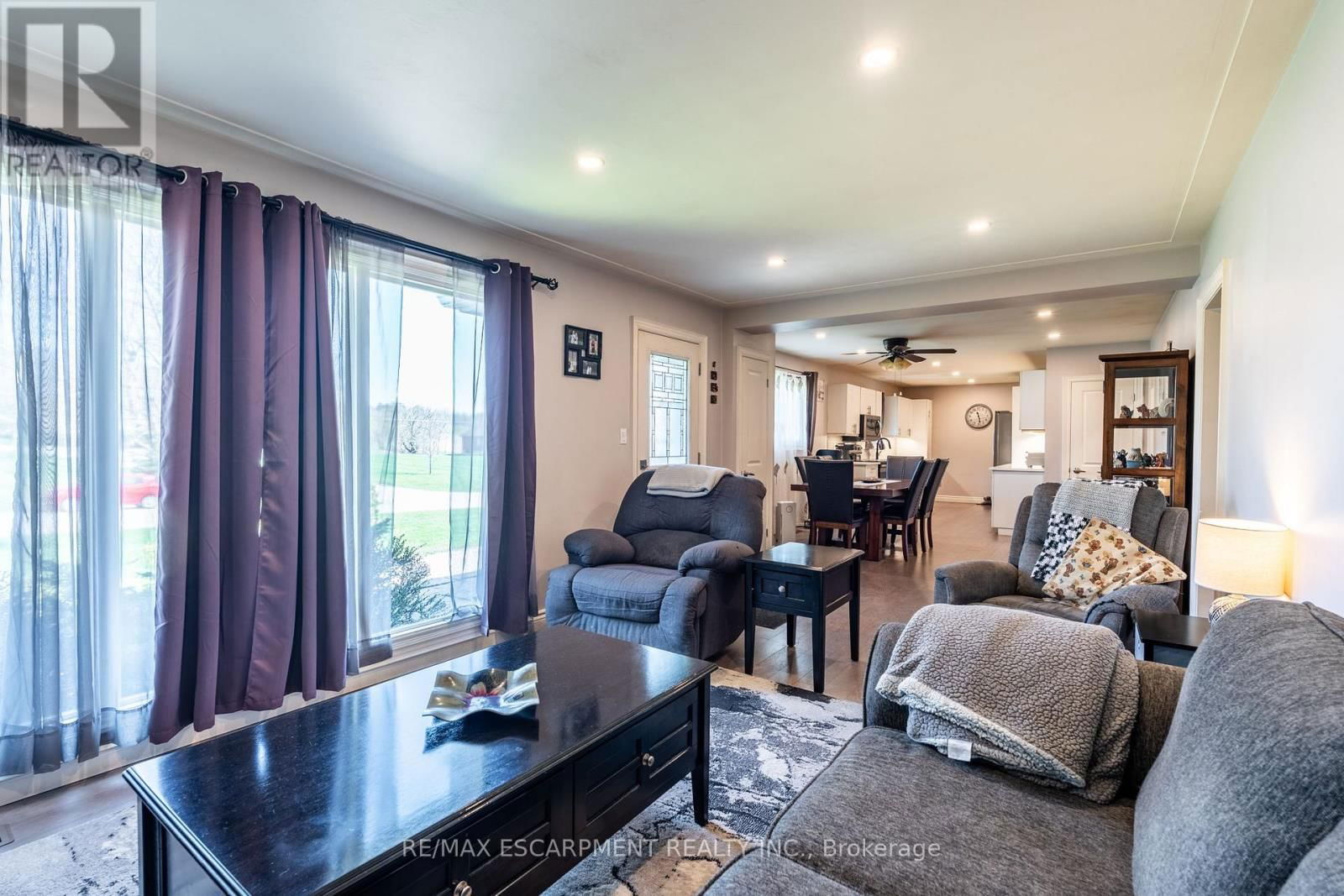 258 OAKHILL DRIVE Image 8