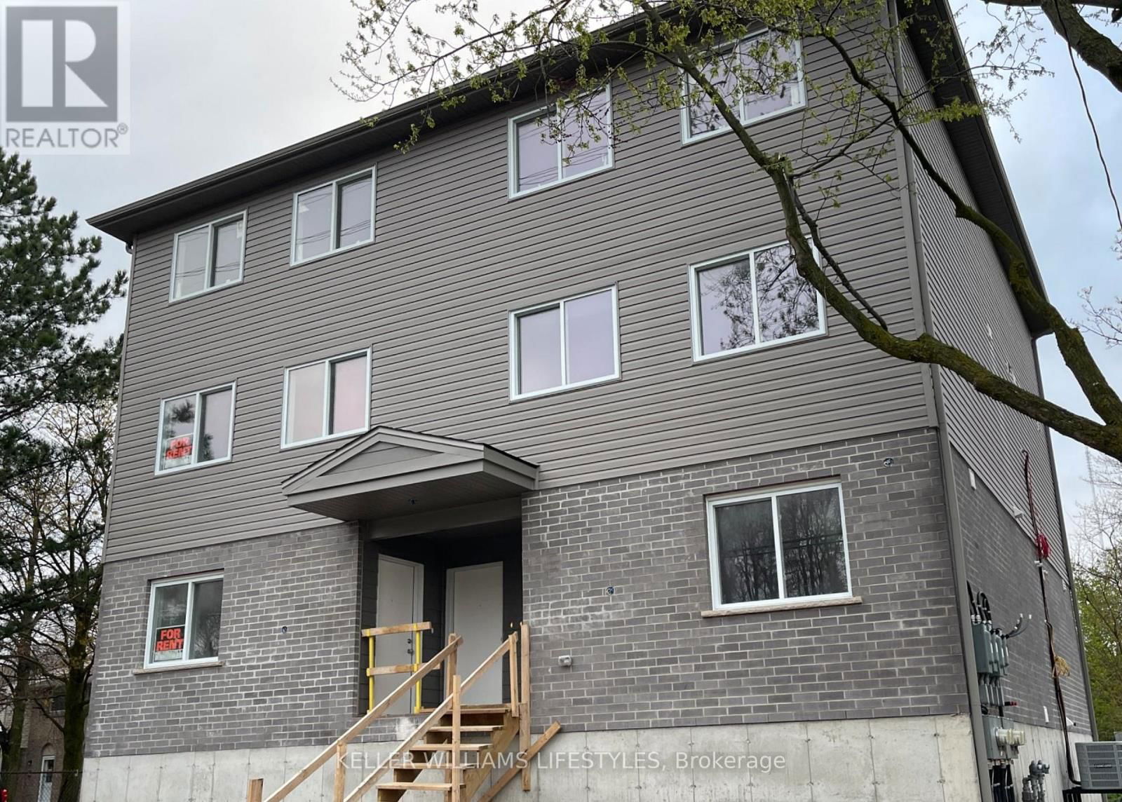 130 SOUTHDALE ROAD WEST Image 1