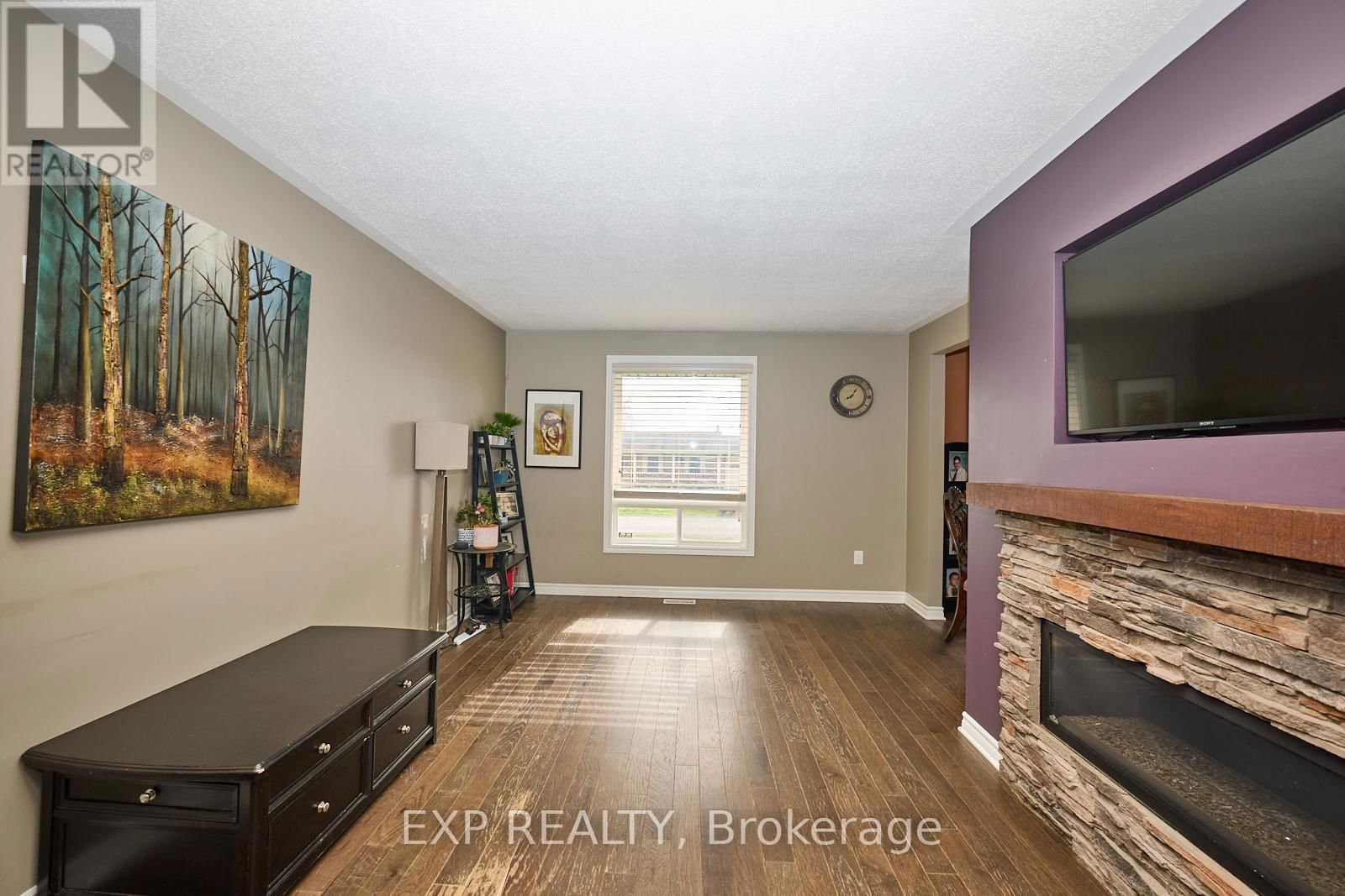 765 GRANDVIEW ROAD Image 11