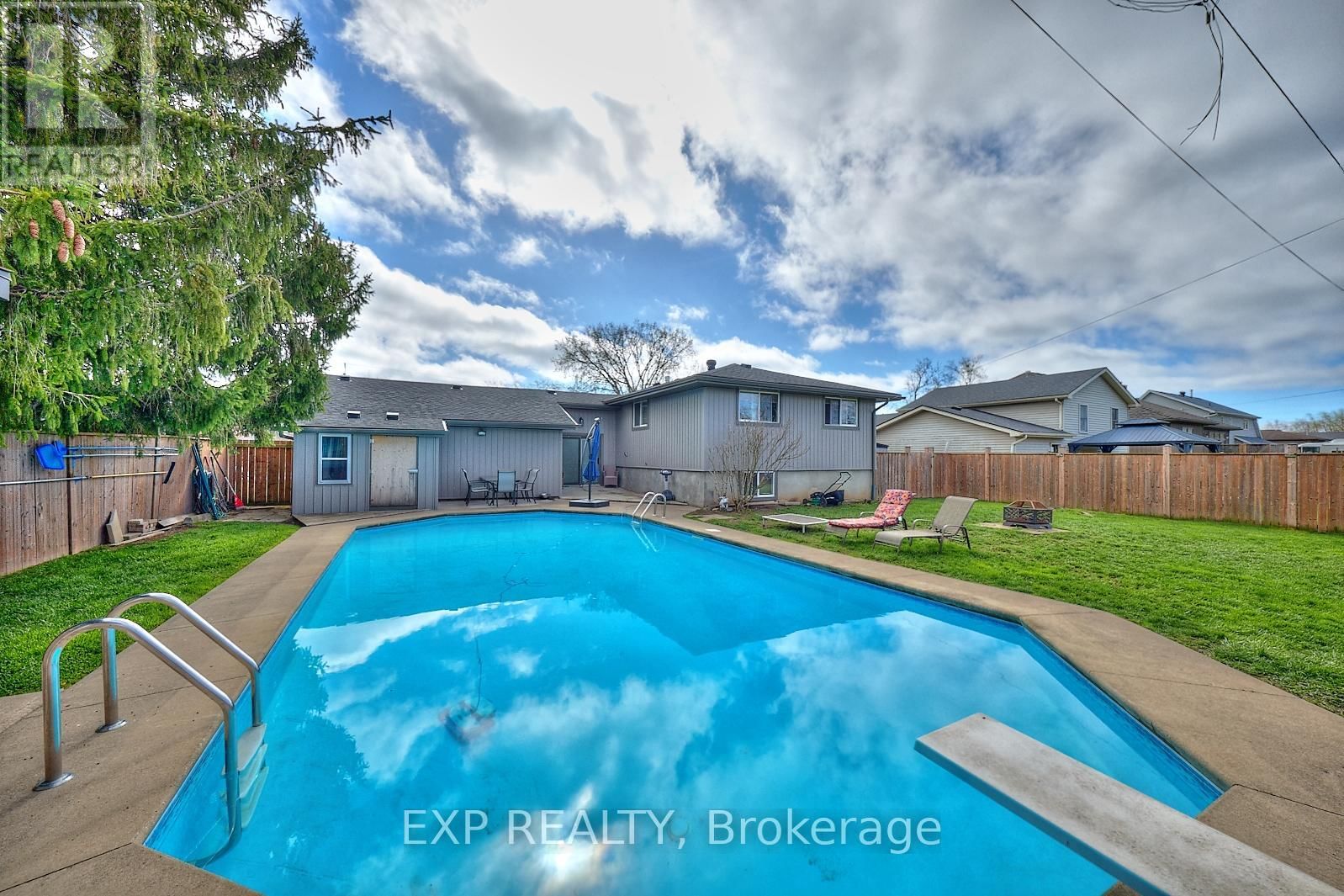 765 GRANDVIEW ROAD Image 2