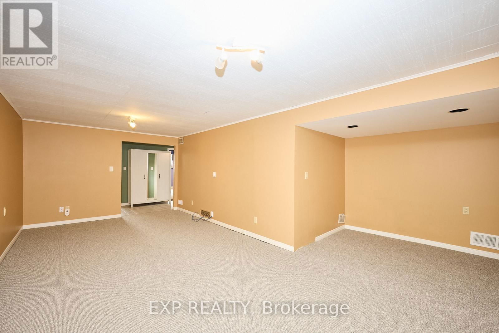 765 GRANDVIEW ROAD Image 23
