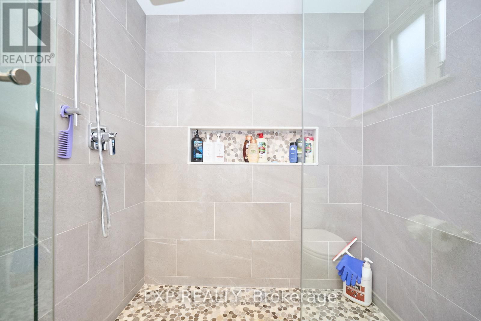 765 GRANDVIEW ROAD Image 28