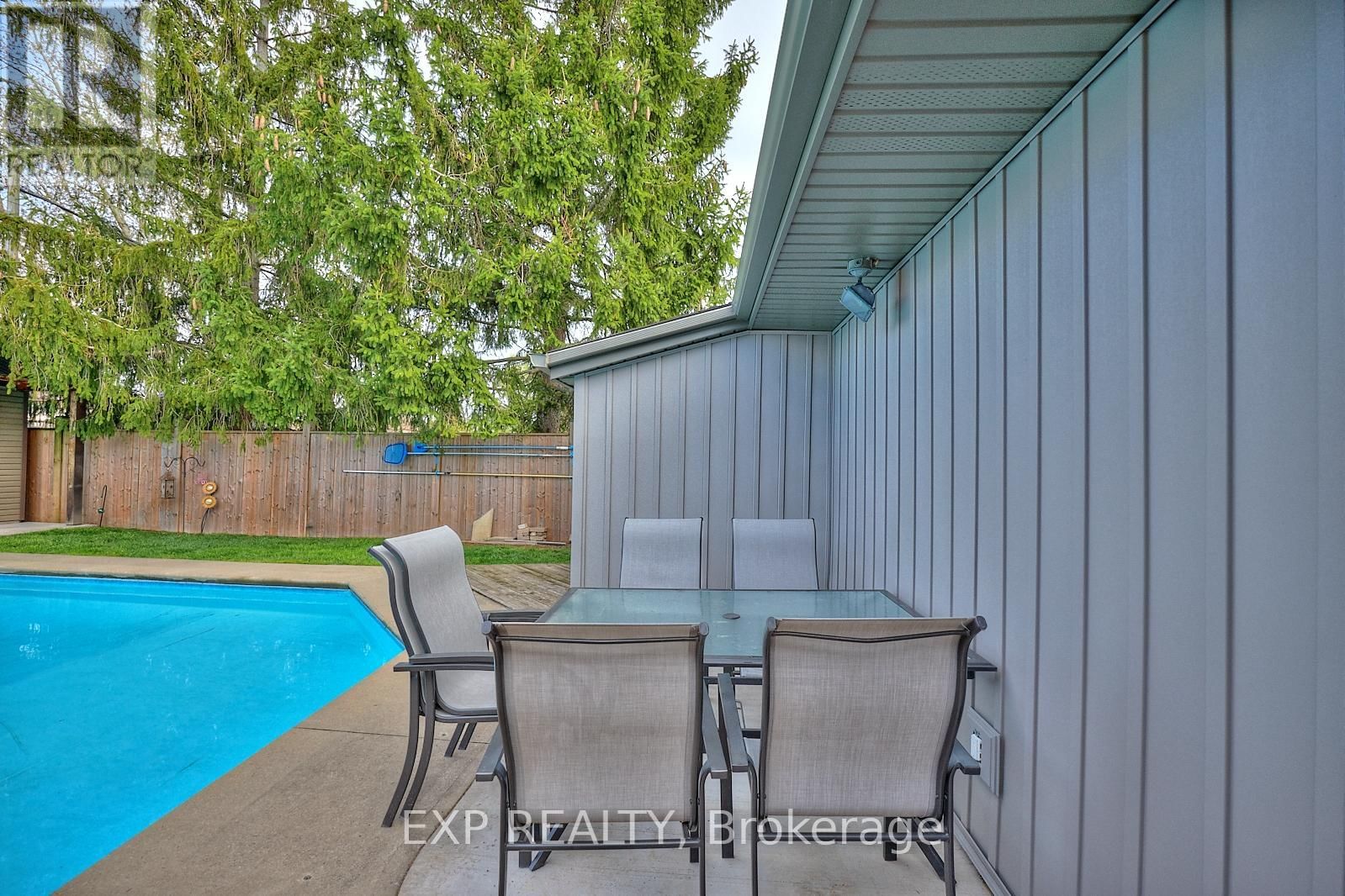 765 GRANDVIEW ROAD Image 35