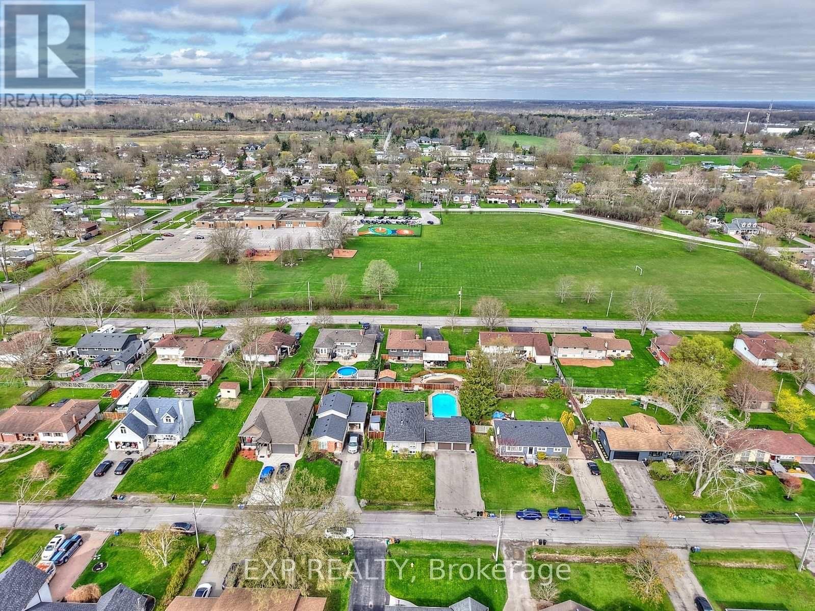 765 GRANDVIEW ROAD Image 43