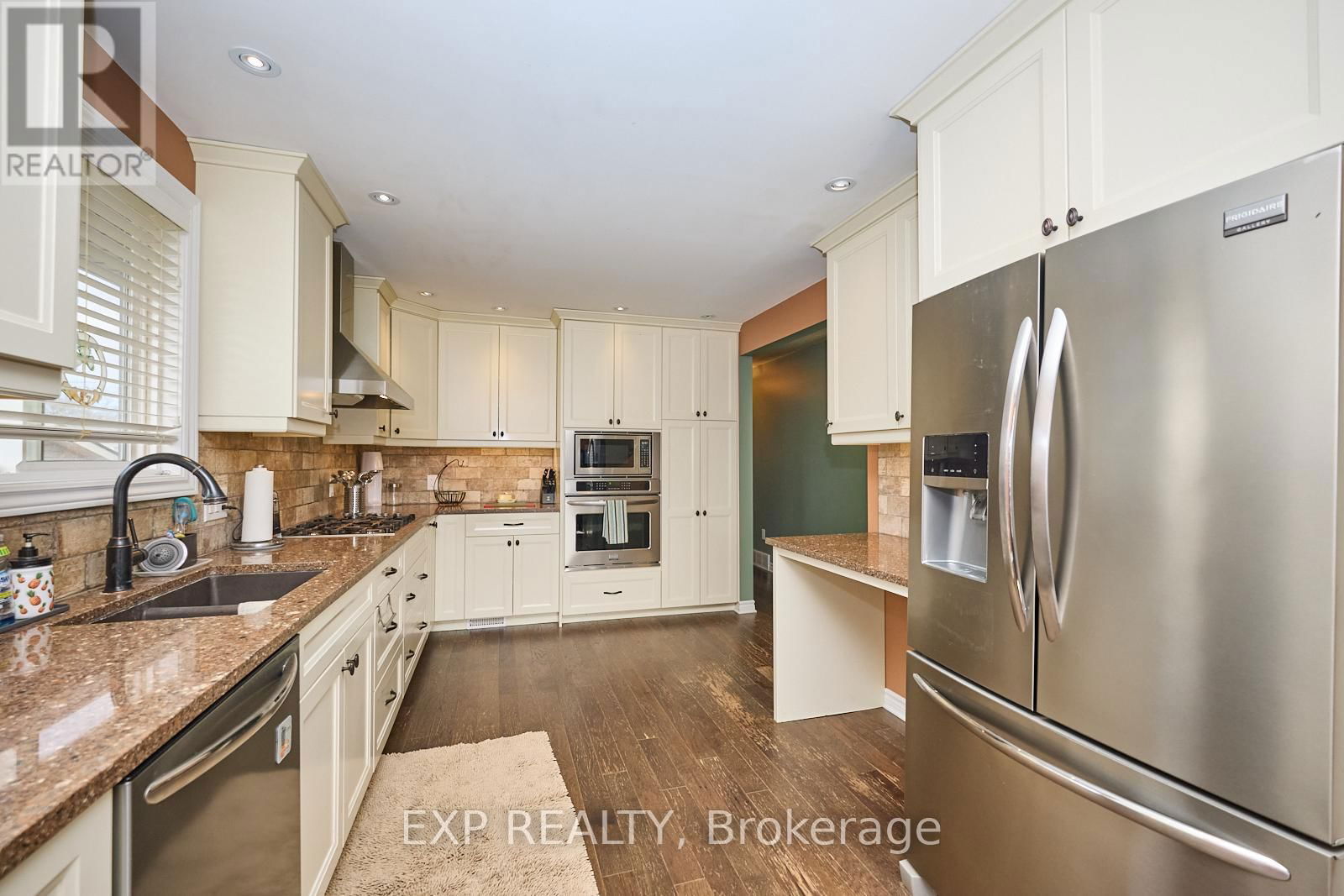 765 GRANDVIEW ROAD Image 7