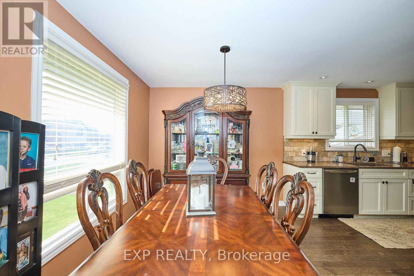 765 GRANDVIEW ROAD Image 9