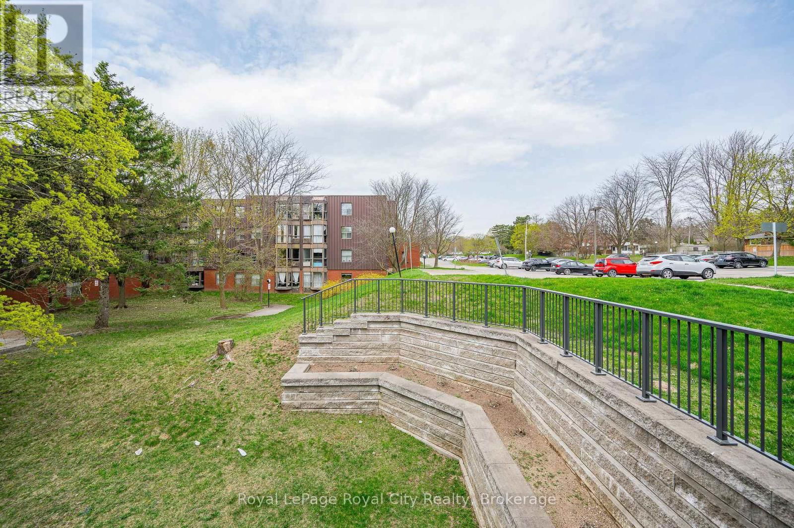 208 - 75 SILVERCREEK PARKWAY NORTH Image 19