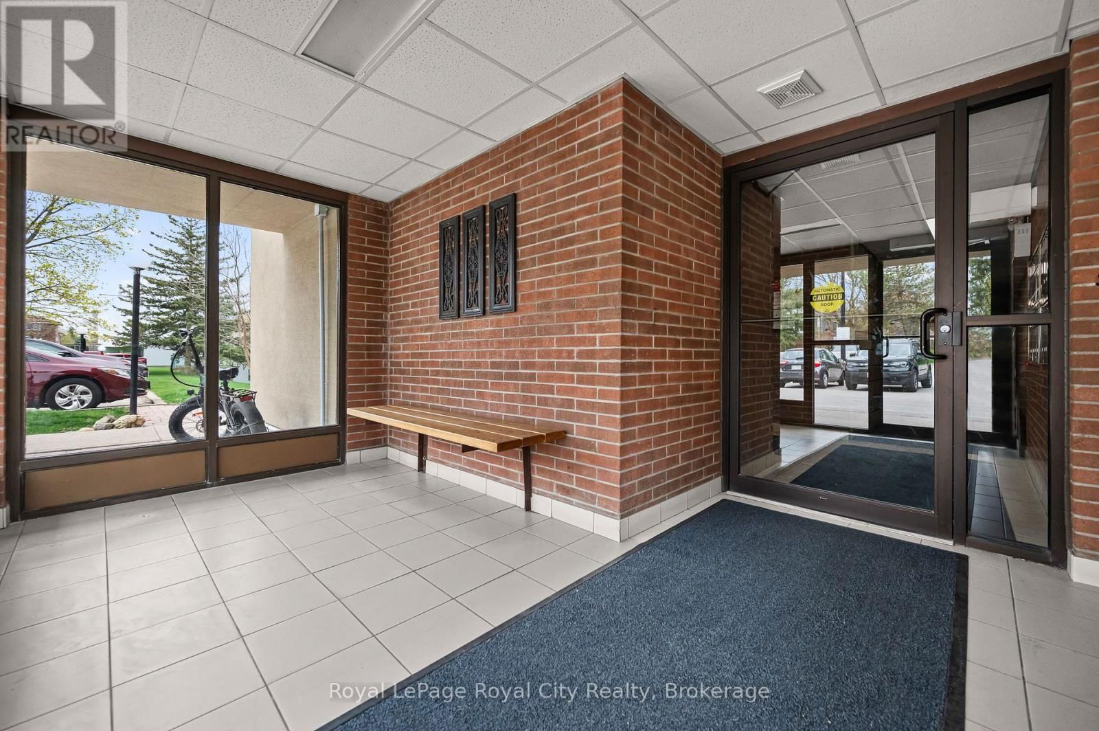 208 - 75 SILVERCREEK PARKWAY NORTH Image 2