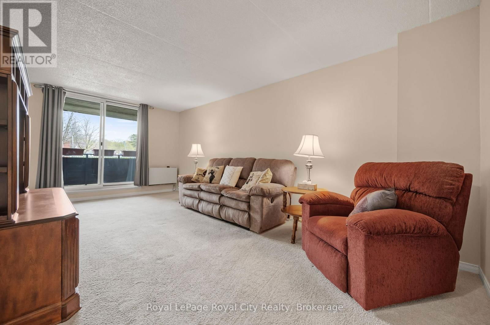 208 - 75 SILVERCREEK PARKWAY NORTH Image 4