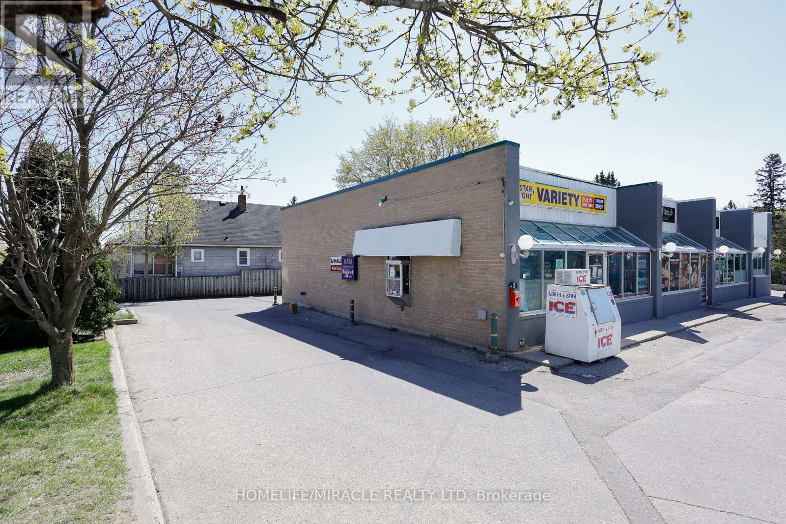 780 DUNDAS STREET Image 12