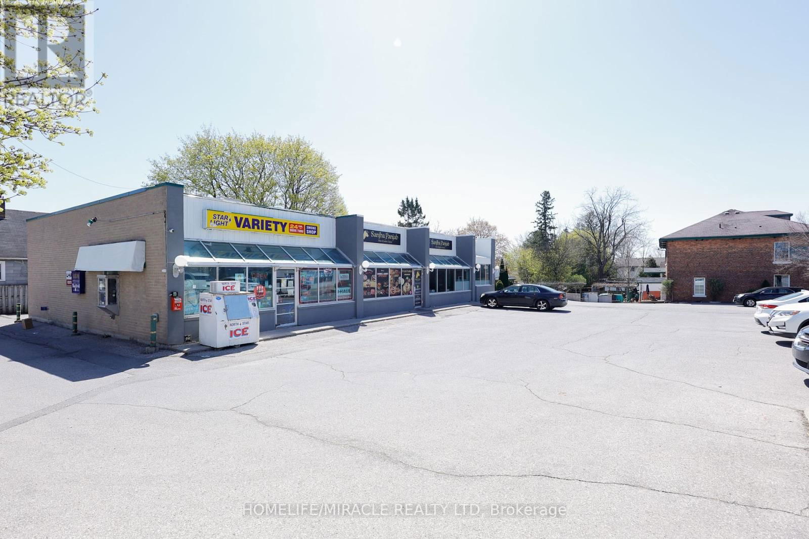 780 DUNDAS STREET Image 13