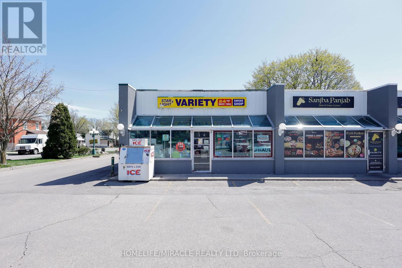 780 DUNDAS STREET Image 14