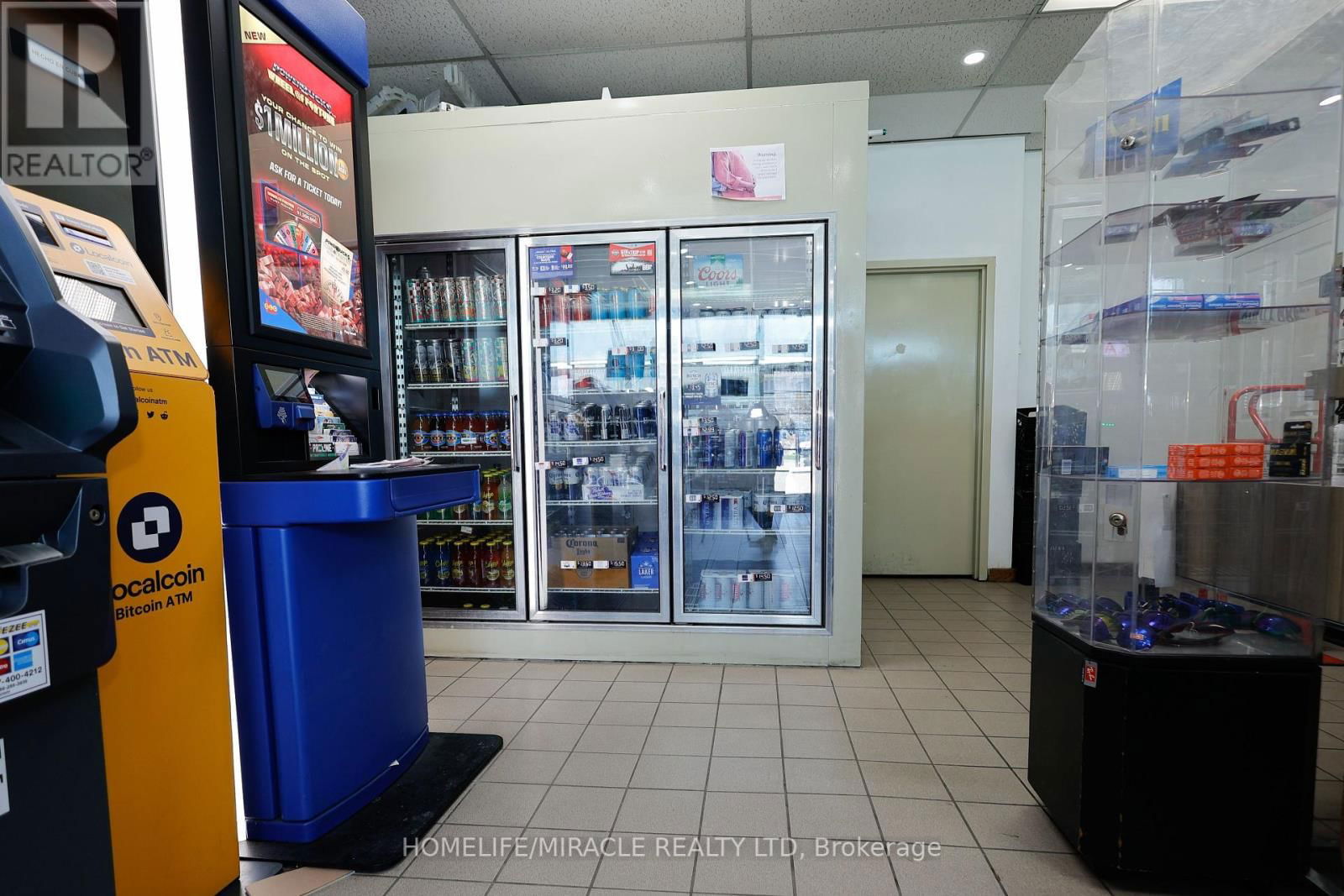 780 DUNDAS STREET Image 15