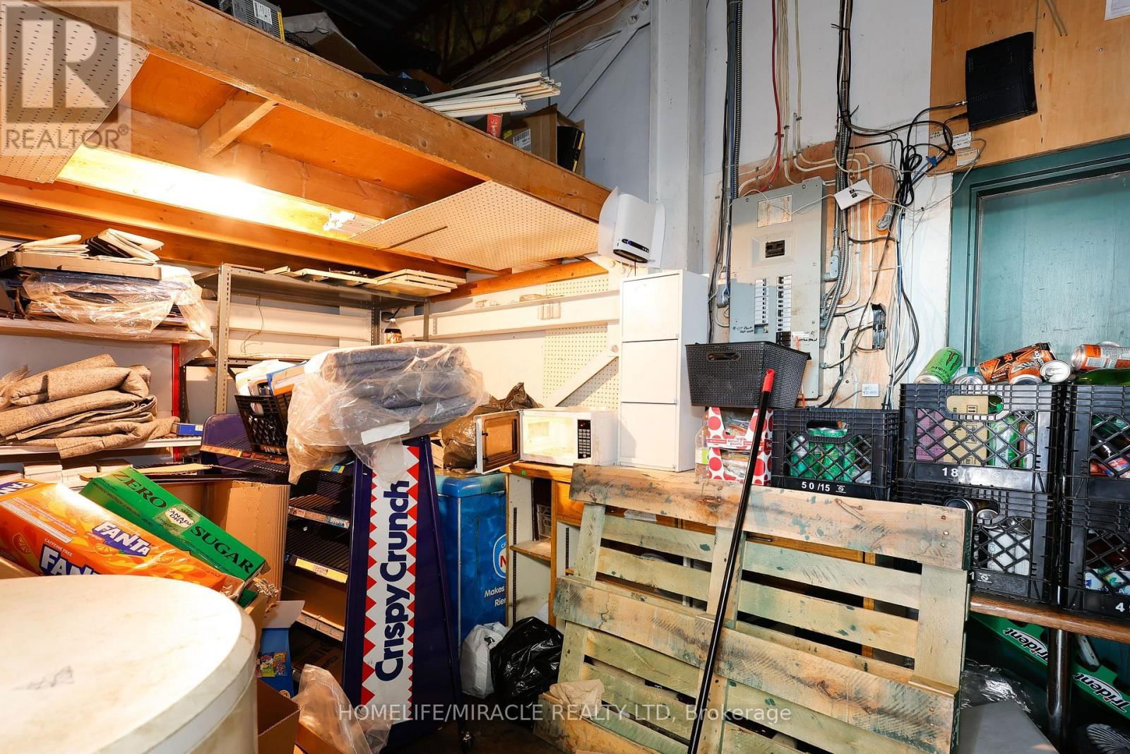 780 DUNDAS STREET Image 22