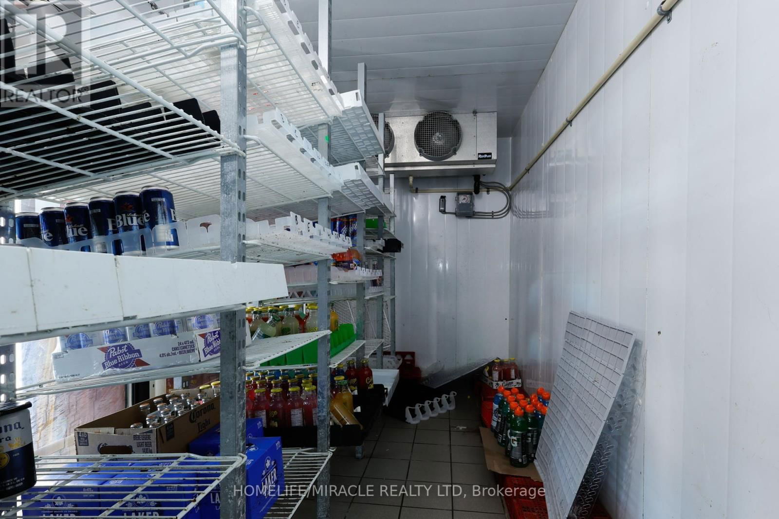 780 DUNDAS STREET Image 23