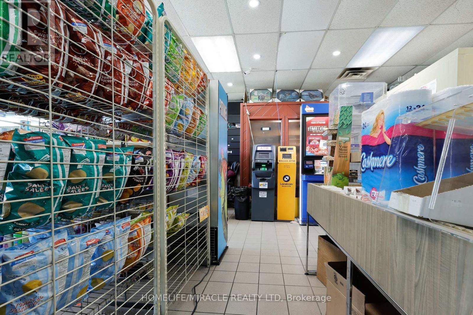 780 DUNDAS STREET Image 25