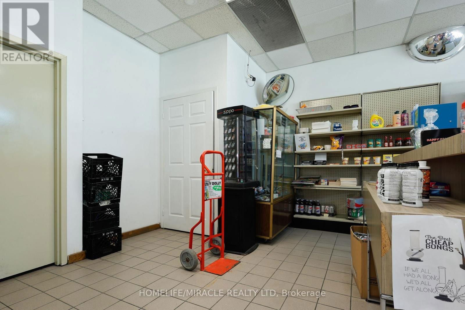 780 DUNDAS STREET Image 32