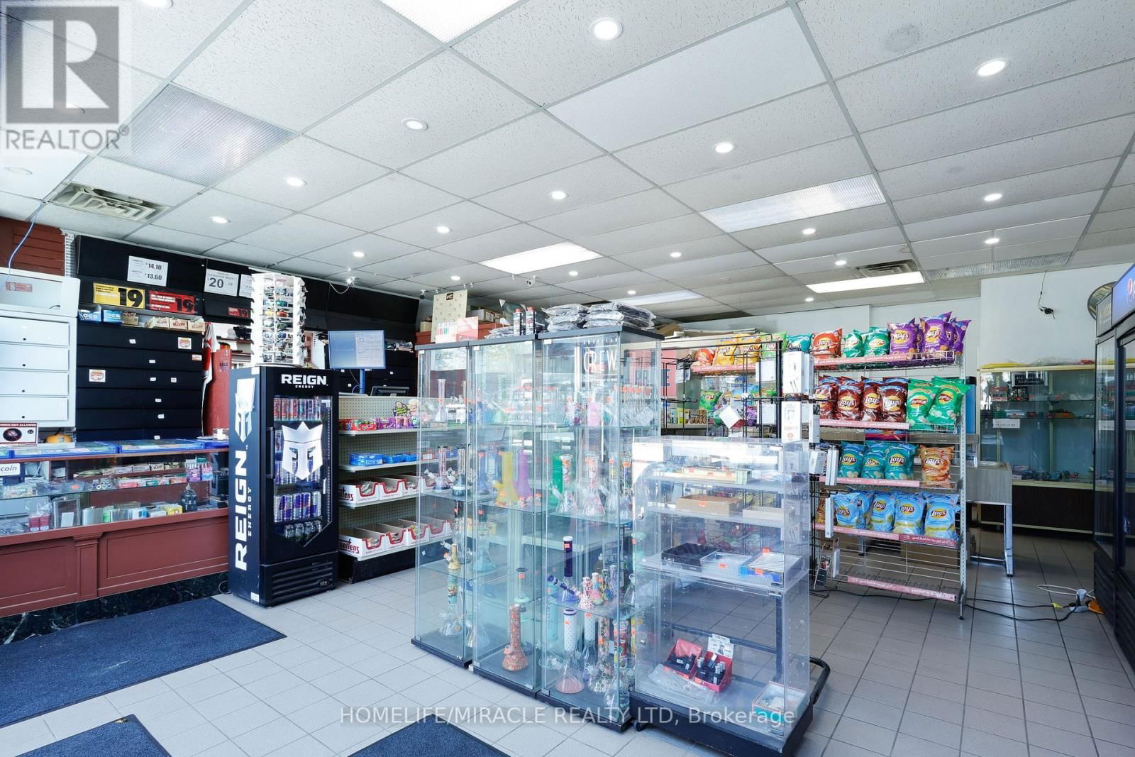 780 DUNDAS STREET Image 36
