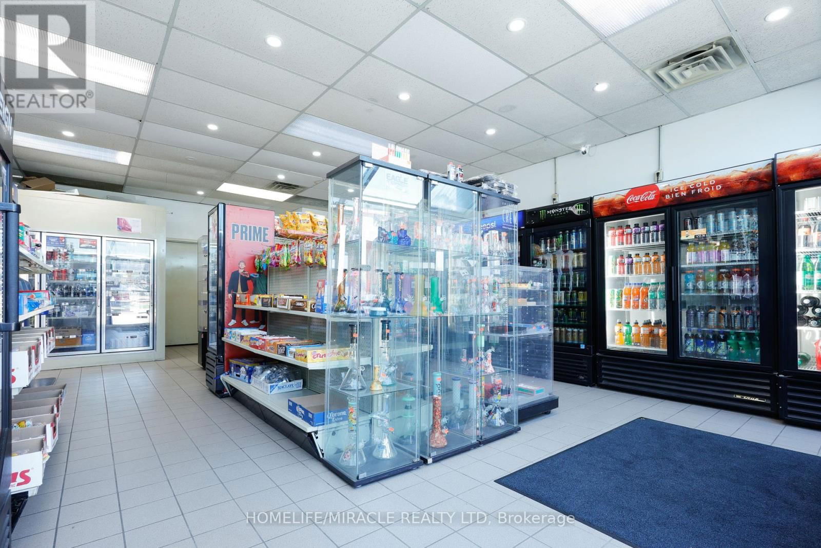 780 DUNDAS STREET Image 40