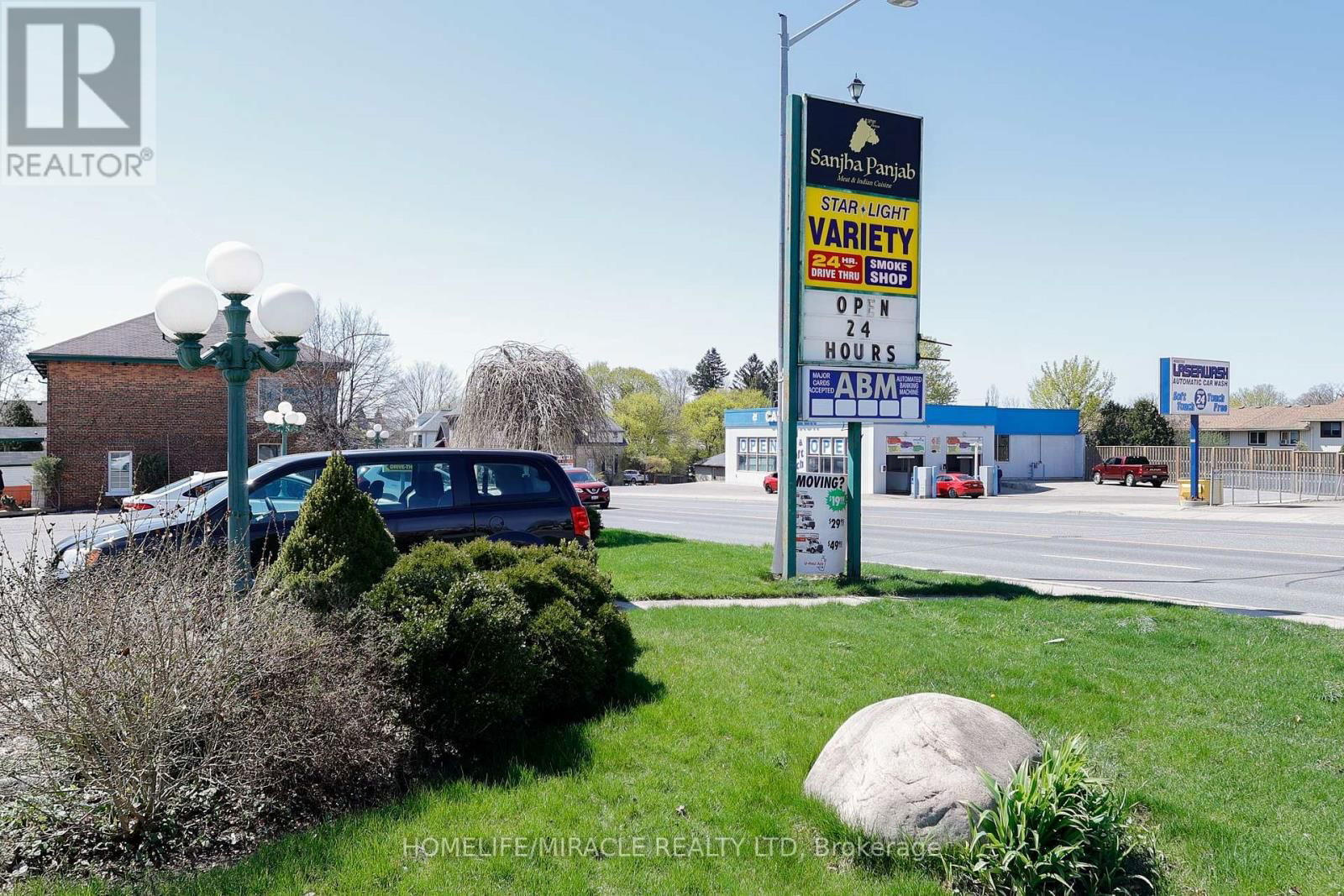 780 DUNDAS STREET Image 6