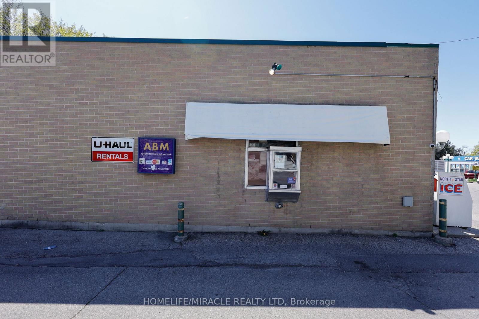 780 DUNDAS STREET Image 8