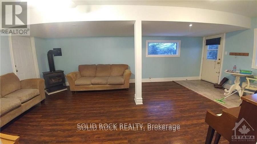 1368-1370 MEADOW DRIVE Image 10