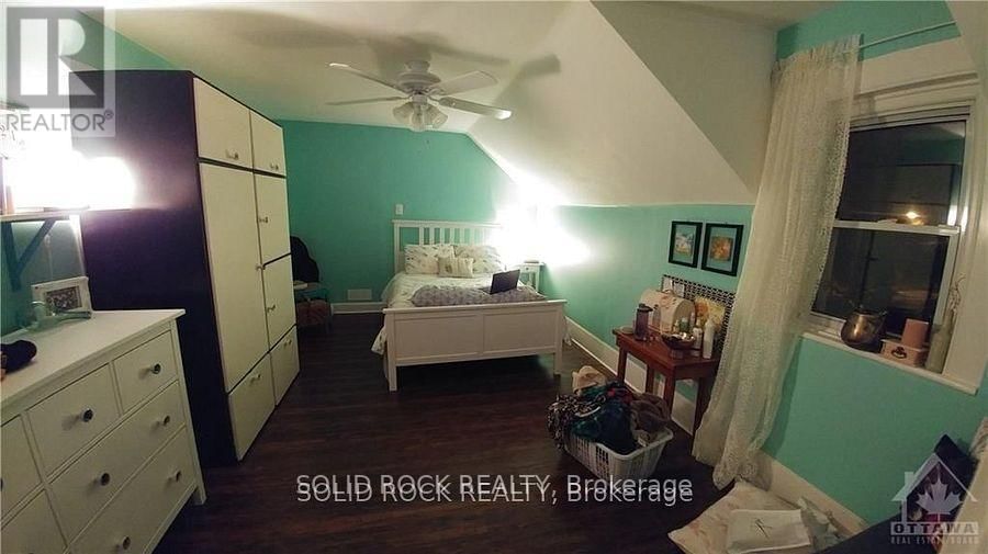 1368-1370 MEADOW DRIVE Image 13