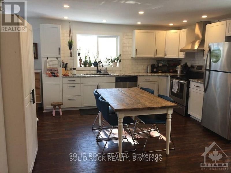 1368-1370 MEADOW DRIVE Image 17