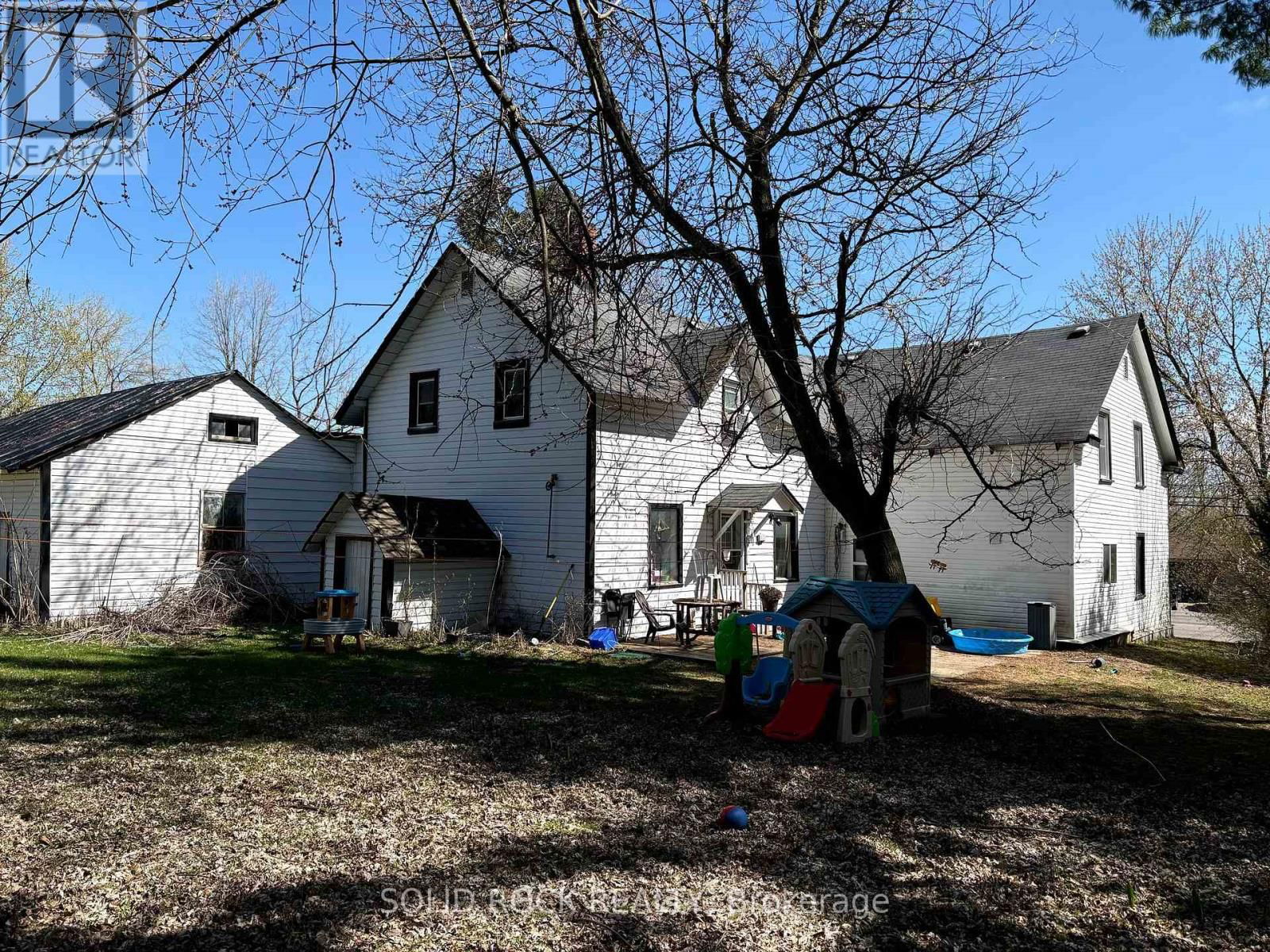 1368-1370 MEADOW DRIVE Image 2