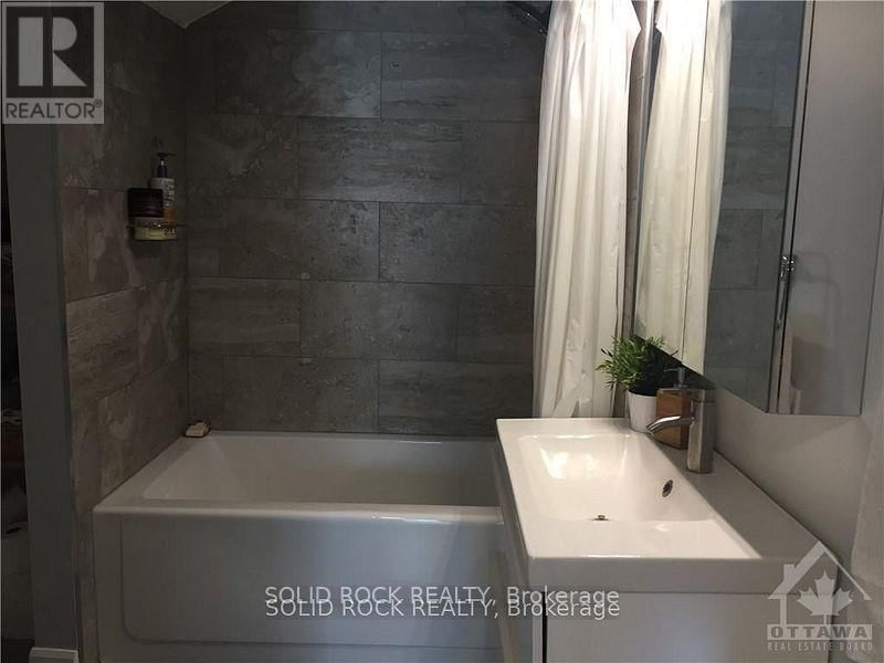 1368-1370 MEADOW DRIVE Image 22