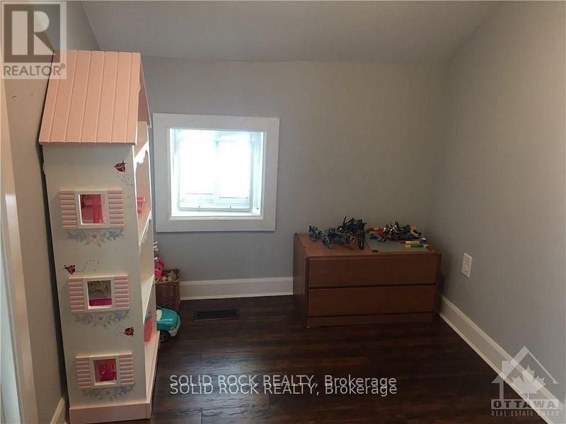 1368-1370 MEADOW DRIVE Image 23