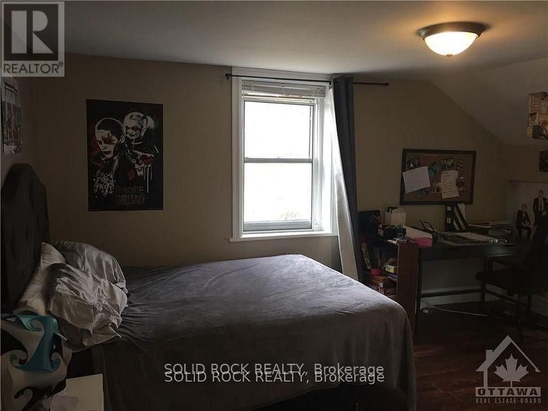 1368-1370 MEADOW DRIVE Image 8