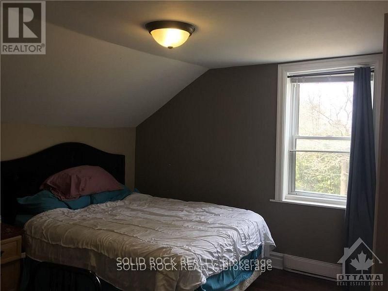 1368-1370 MEADOW DRIVE Image 9