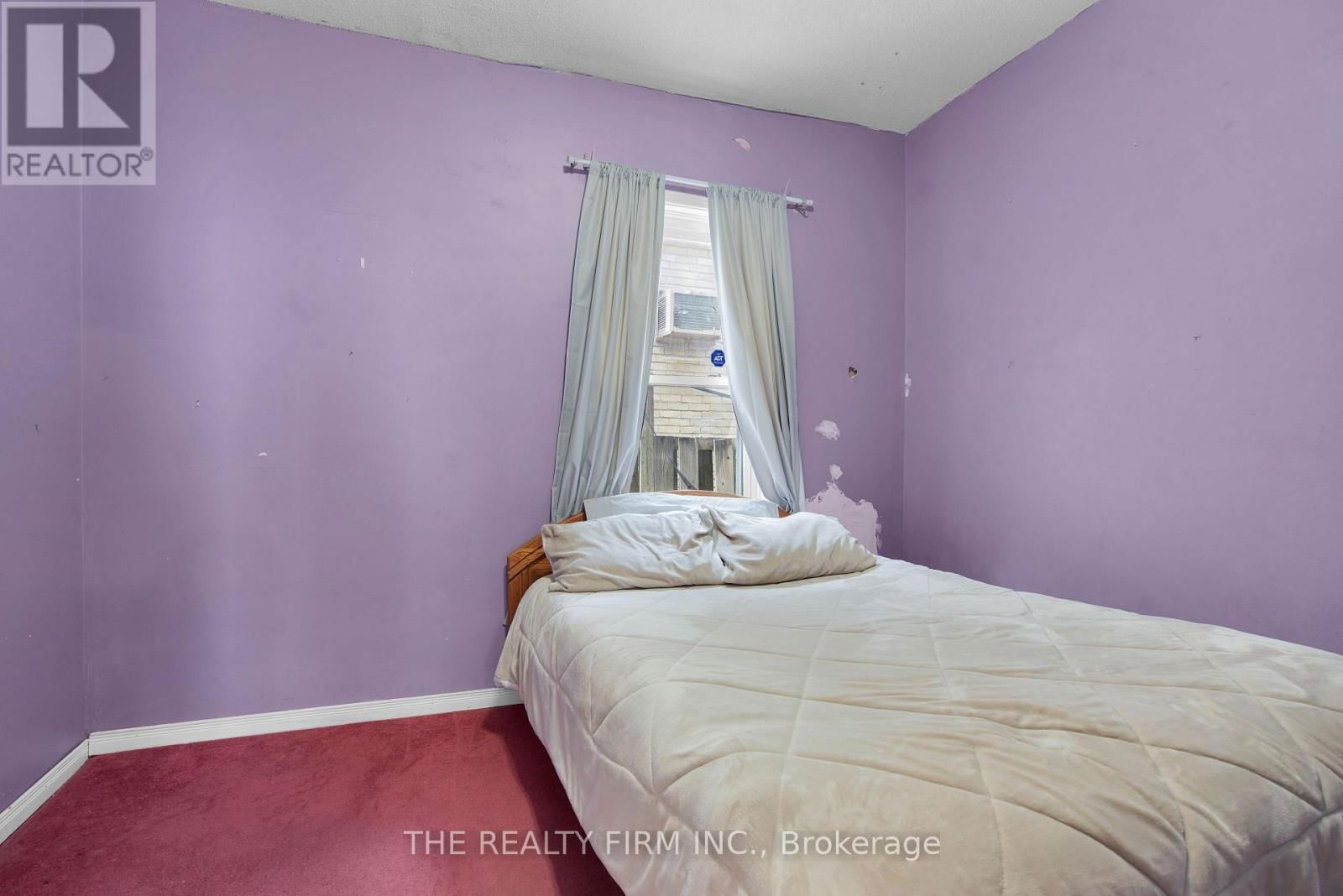 524 SIMCOE STREET Image 18