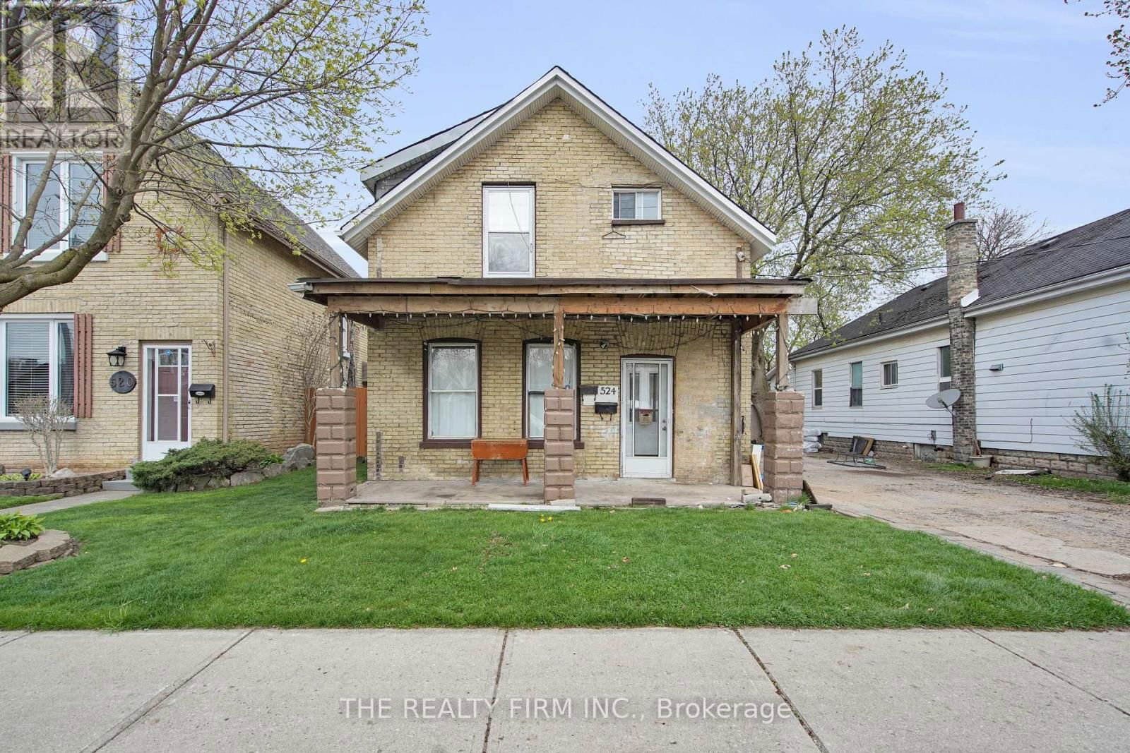 524 SIMCOE STREET Image 2