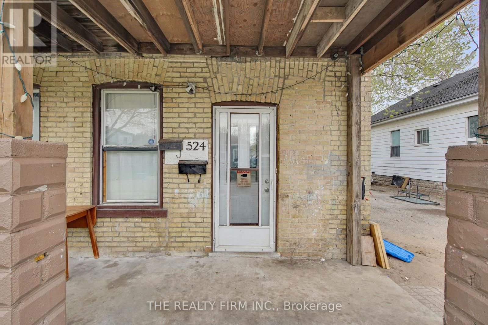 524 SIMCOE STREET Image 3